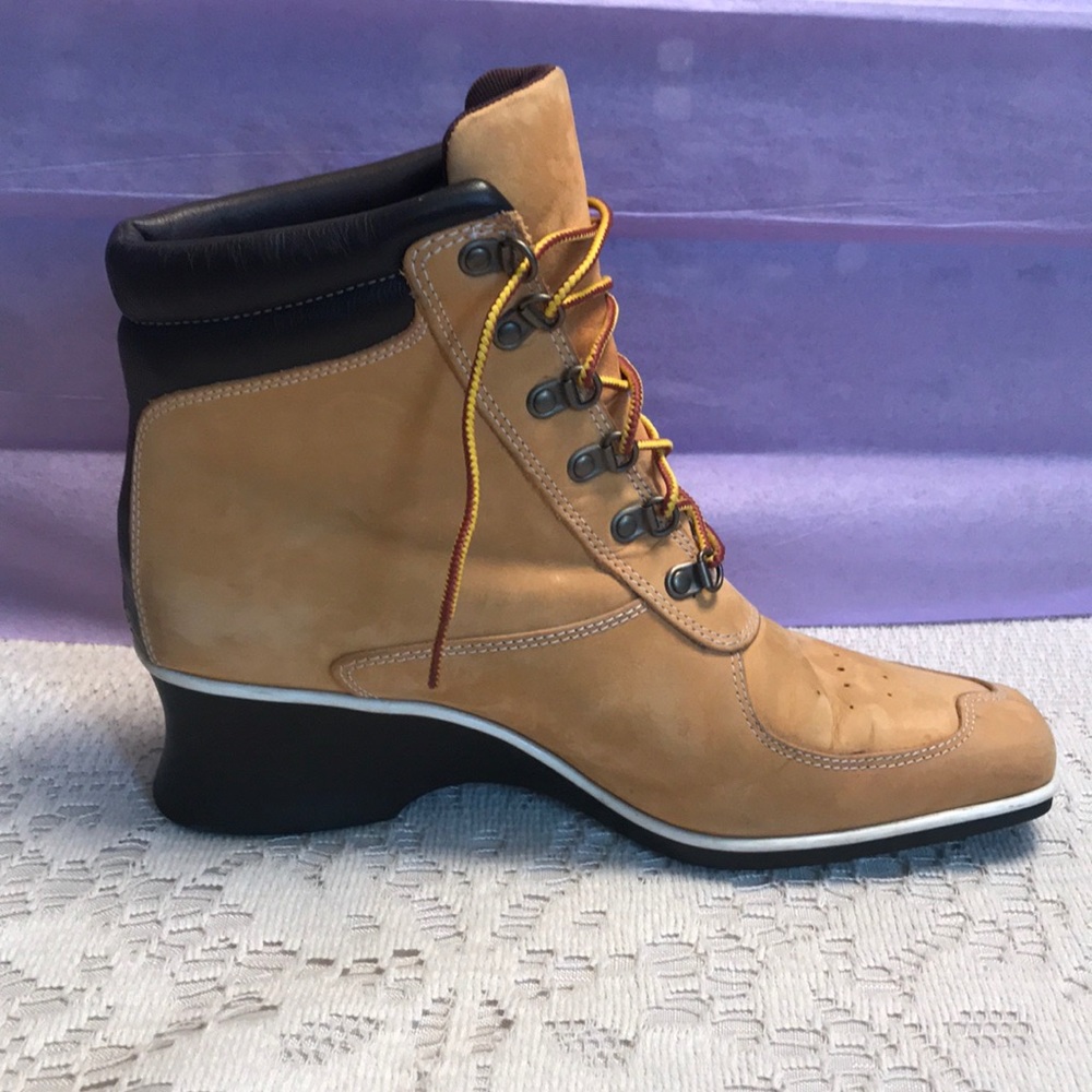 🎉HP🎉Women’s Timberland boots - Picture 7 of 8
